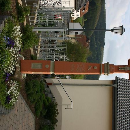 Hotel Zur Krone 비레스본 외부 사진