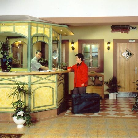 Hotel Zur Krone 비레스본 외부 사진